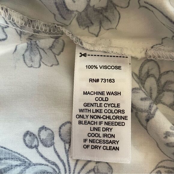 Floral & Vine Short Sleeve Flutter Sleeve Floral Tie Front Blouse MED - Picture 7 of 7